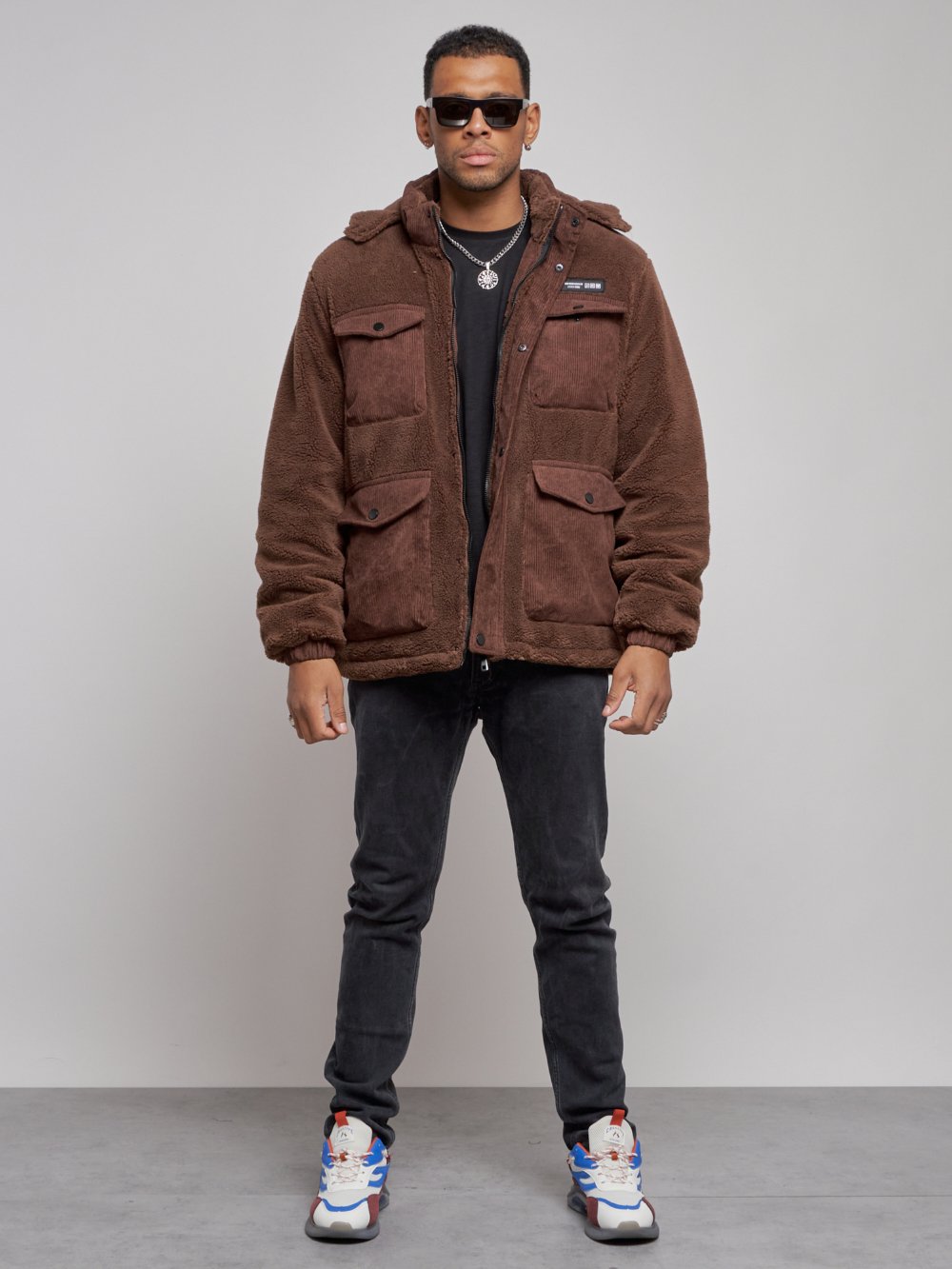 Плюшевая куртка мужская с капюшоном молодежная коричневого цвета 88636K