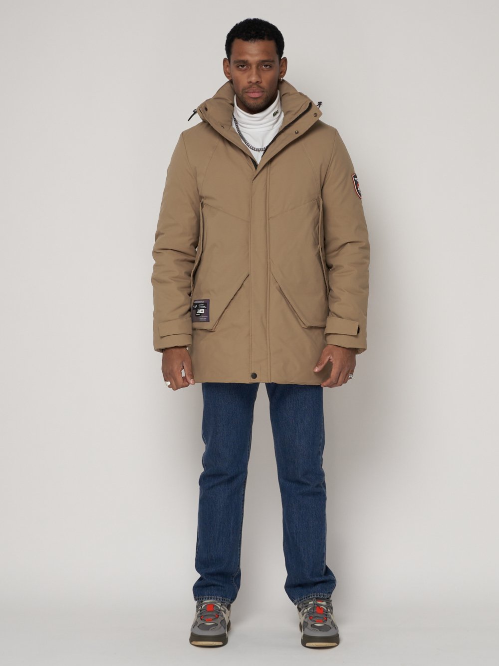 Купить оптом Спортивная молодежная куртка удлиненная мужская бежевого цвета 90017B в Екатеринбурге