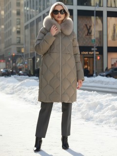 Купить пальто женское стеганные с мехом большого размера оптом от производителя зимние недорого в  Красноярске 7753TK