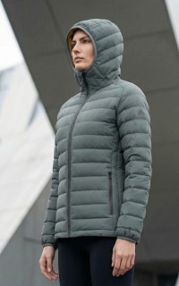 Куртка женская стёганая с капюшоном с графеновой подкладкой купить оптом от производителя в Самаре 9624_1Kh