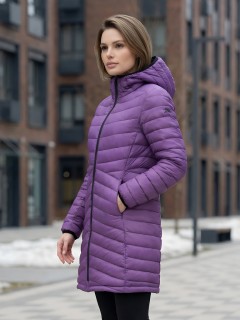 Куртка женская удлинённая стёганая с капюшоном купить оптом от производителя дешево в Перми 9628_1F