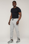 Оптом Брюки джоггеры спортивные с карманами мужские светло-серого цвета 062SS, фото 3