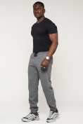 Оптом Брюки джоггеры спортивные с карманами мужские серого цвета 062Sr, фото 3