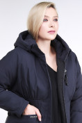 Оптом Куртка зимняя женская классическая темно-синего цвета 110-905_18TS в Перми, фото 6