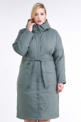 Оптом Куртка зимняя женская классическая цвета хаки 110-905_7Kh в Омске, фото 3