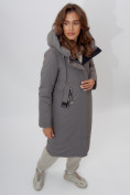 Оптом Пальто утепленное женское зимние серого цвета 112210Sr в Екатеринбурге, фото 11