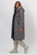 Оптом Пальто утепленное женское зимние серого цвета 112210Sr в Екатеринбурге, фото 17