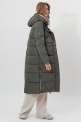 Оптом Пальто утепленное двухстороннее женское темно-зеленого цвета 112272TZ в Екатеринбурге, фото 3