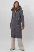 Оптом Пальто утепленное женское зимние темно-серого цвета 113135TC в Екатеринбурге
