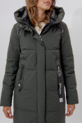 Оптом Пальто утепленное женское зимние темно-зеленого цвета 113135TZ в Екатеринбурге, фото 7