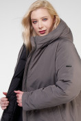 Оптом Куртка зимняя удлиненная женская коричневого цвета 114-935_48K, фото 7