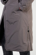 Оптом Куртка зимняя удлиненная женская коричневого цвета 114-935_48K, фото 8