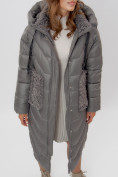 Оптом Пальто утепленное женское зимние серого цвета 11608Sr в Екатеринбурге, фото 14