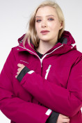Оптом Куртка горнолыжная женская большого размера малинового цвета 11982M в Сочи