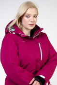 Оптом Куртка горнолыжная женская большого размера малинового цвета 11982M в Уфе, фото 8