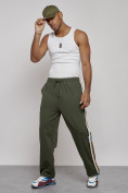 Оптом Широкие спортивные штаны трикотажные мужские цвета хаки 12903Kh в  Красноярске, фото 24