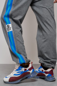 Оптом Широкие спортивные штаны трикотажные мужские серого цвета 12903Sr в Уфе, фото 17