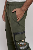 Оптом Широкие спортивные брюки трикотажные мужские цвета хаки 12908Kh в Волгоградке, фото 14