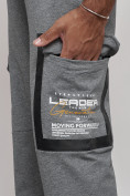 Оптом Широкие спортивные брюки трикотажные мужские серого цвета 12908Sr в Саратове, фото 16