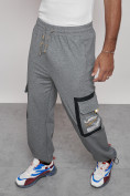 Оптом Широкие спортивные брюки трикотажные мужские серого цвета 12908Sr в Омске, фото 20