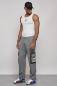 Оптом Широкие спортивные брюки трикотажные мужские серого цвета 12908Sr в Оренбурге, фото 6