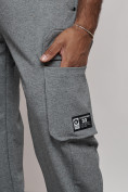 Оптом Широкие спортивные брюки трикотажные мужские серого цвета 12910Sr в Перми, фото 16