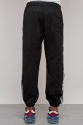Оптом Спортивные мужские джоггеры из бархатного трикотажа черного цвета 12925Ch в Астане, фото 7