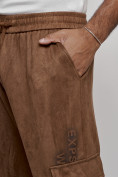 Оптом Спортивные мужские джоггеры из бархатного трикотажа коричневого цвета 12926K в Перми, фото 13