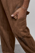 Оптом Спортивные мужские джоггеры из бархатного трикотажа коричневого цвета 12926K, фото 14