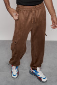 Оптом Спортивные мужские штаны из бархатного трикотажа коричневого цвета 12929K в Тольятти