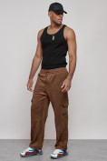 Оптом Спортивные мужские штаны из бархатного трикотажа коричневого цвета 12929K в Омске, фото 11