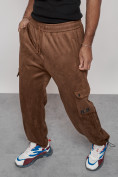 Оптом Спортивные мужские штаны из бархатного трикотажа коричневого цвета 12929K в Волгоградке, фото 2