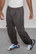 Оптом Спортивные мужские штаны из бархатного трикотажа серого цвета 12929Sr в Кемерово, фото 15
