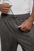 Оптом Спортивные мужские штаны из бархатного трикотажа серого цвета 12929Sr в Саратове, фото 7