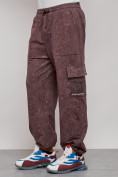Оптом Широкие спортивные брюки трикотажные мужские коричневого цвета 12932K в Волгоградке, фото 8