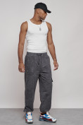 Оптом Широкие спортивные брюки трикотажные мужские серого цвета 12932Sr в Оренбурге, фото 2