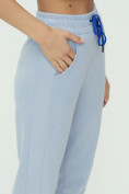 Оптом Спортивные брюки женские голубого цвета 1307Gl в Перми, фото 17