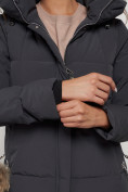 Оптом Пальто утепленное с капюшоном зимнее женское темно-серого цвета 132132TC в Перми, фото 15
