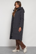 Оптом Пальто утепленное с капюшоном зимнее женское темно-серого цвета 132132TC, фото 31