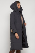 Оптом Пальто утепленное с капюшоном зимнее женское темно-серого цвета 132132TC, фото 37