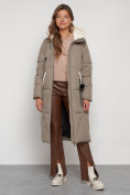 Оптом Пальто утепленное с капюшоном зимнее женское бежевого цвета 132227B в Перми, фото 16