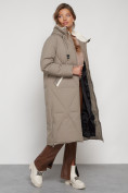 Оптом Пальто утепленное с капюшоном зимнее женское бежевого цвета 132227B в Перми, фото 18