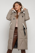 Оптом Пальто утепленное с капюшоном зимнее женское бежевого цвета 132227B в Сочи, фото 24