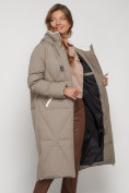 Оптом Пальто утепленное с капюшоном зимнее женское бежевого цвета 132227B в Самаре, фото 25