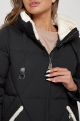 Оптом Пальто утепленное с капюшоном зимнее женское черного цвета 132227Ch в Екатеринбурге, фото 12