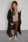 Оптом Пальто утепленное с капюшоном зимнее женское черного цвета 132227Ch в Екатеринбурге, фото 17