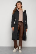 Оптом Пальто утепленное с капюшоном зимнее женское черного цвета 132227Ch в Екатеринбурге, фото 6