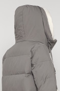 Оптом Пальто утепленное с капюшоном зимнее женское цвета хаки 132227Kh в Волгоградке, фото 26