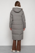 Оптом Пальто утепленное с капюшоном зимнее женское цвета хаки 132227Kh в Волгоградке, фото 4