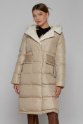 Оптом Пальто утепленное с капюшоном зимнее женское бежевого цвета 1322367B, фото 14